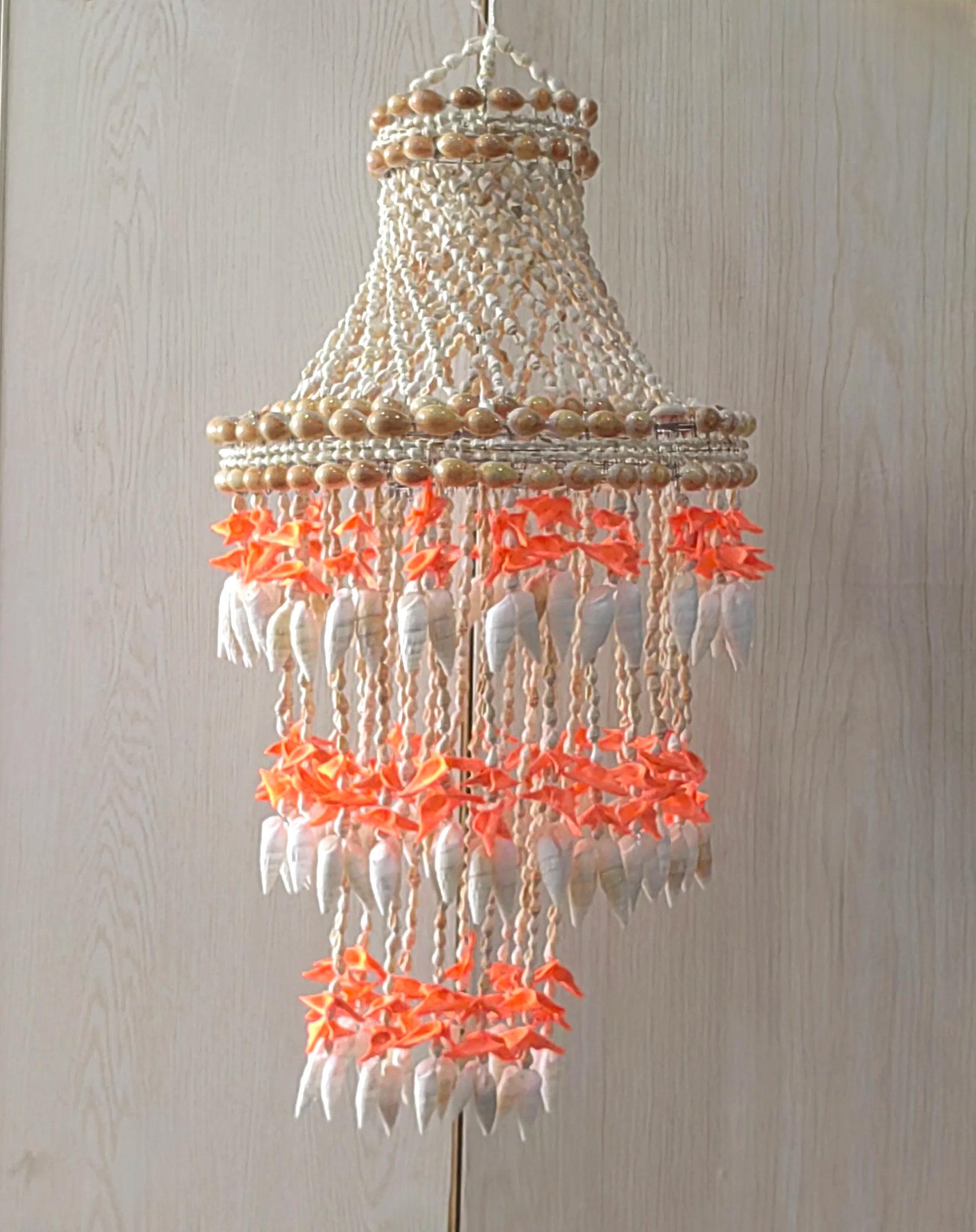 Lustre Artesanal de Conchas e Miçangas - Rio Samba Crochet