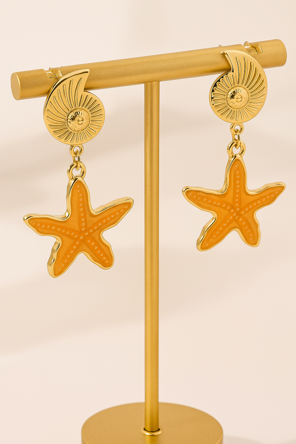 🌊 Brinco Estrela-do-Mar Dourado – Rio Samba Crochet