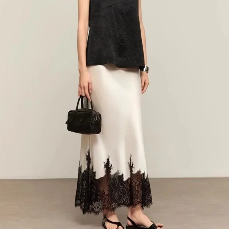 Saia Midi Encanto Renda