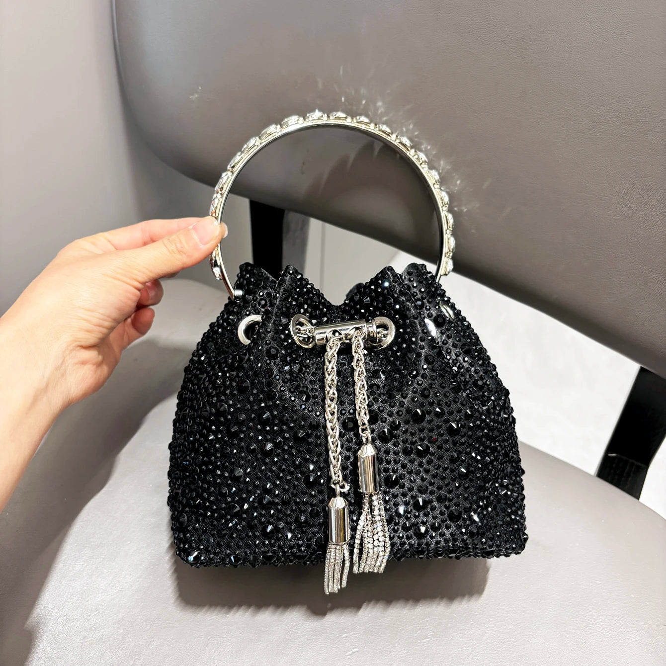 ✨ Bolsa Lumière – Porque o Seu Brilho Merece Protagonismo
