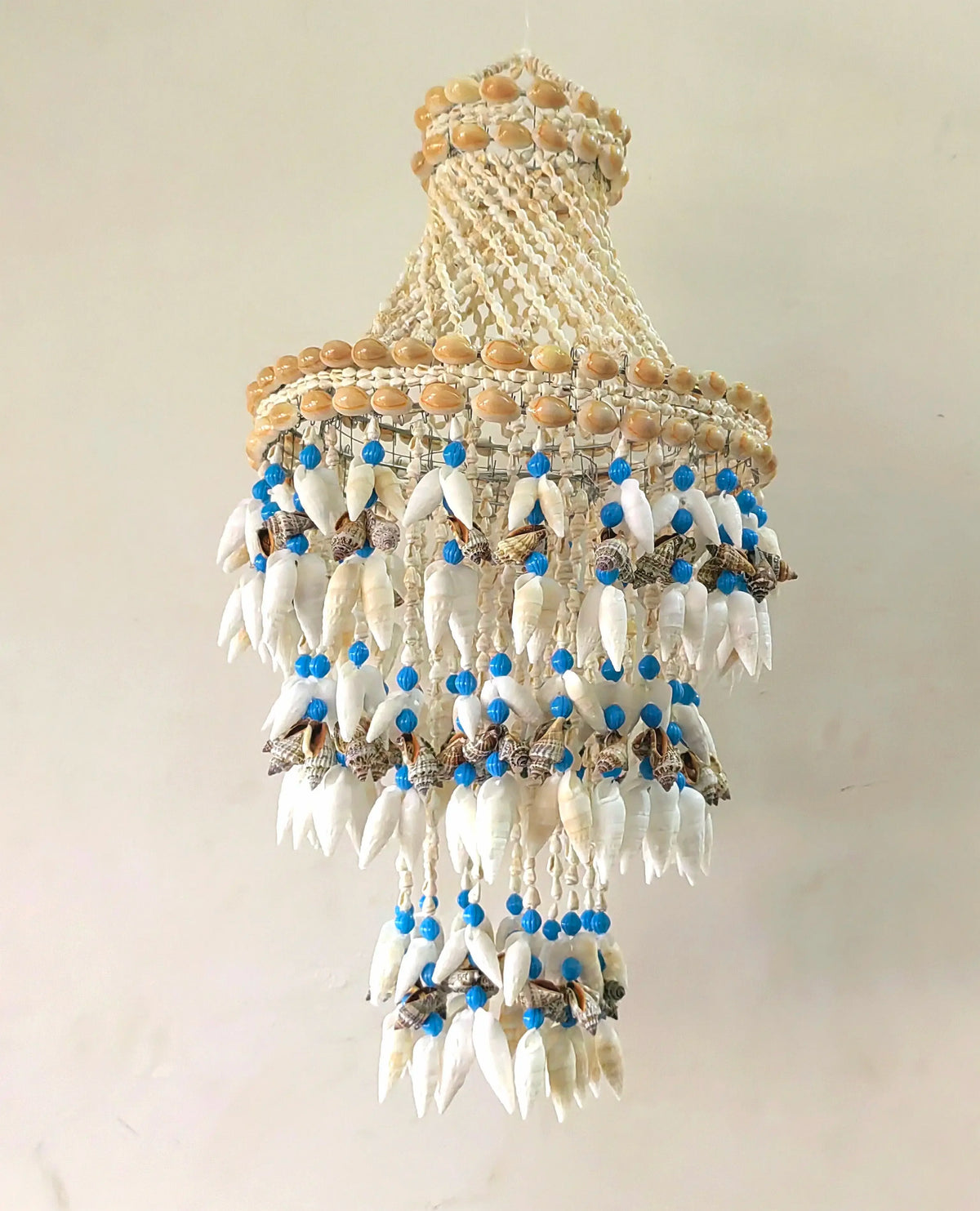 Lustre Artesanal de Conchas e Miçangas - Rio Samba Crochet