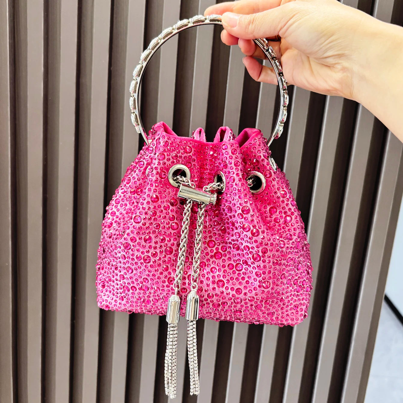✨ Bolsa Lumière – Porque o Seu Brilho Merece Protagonismo