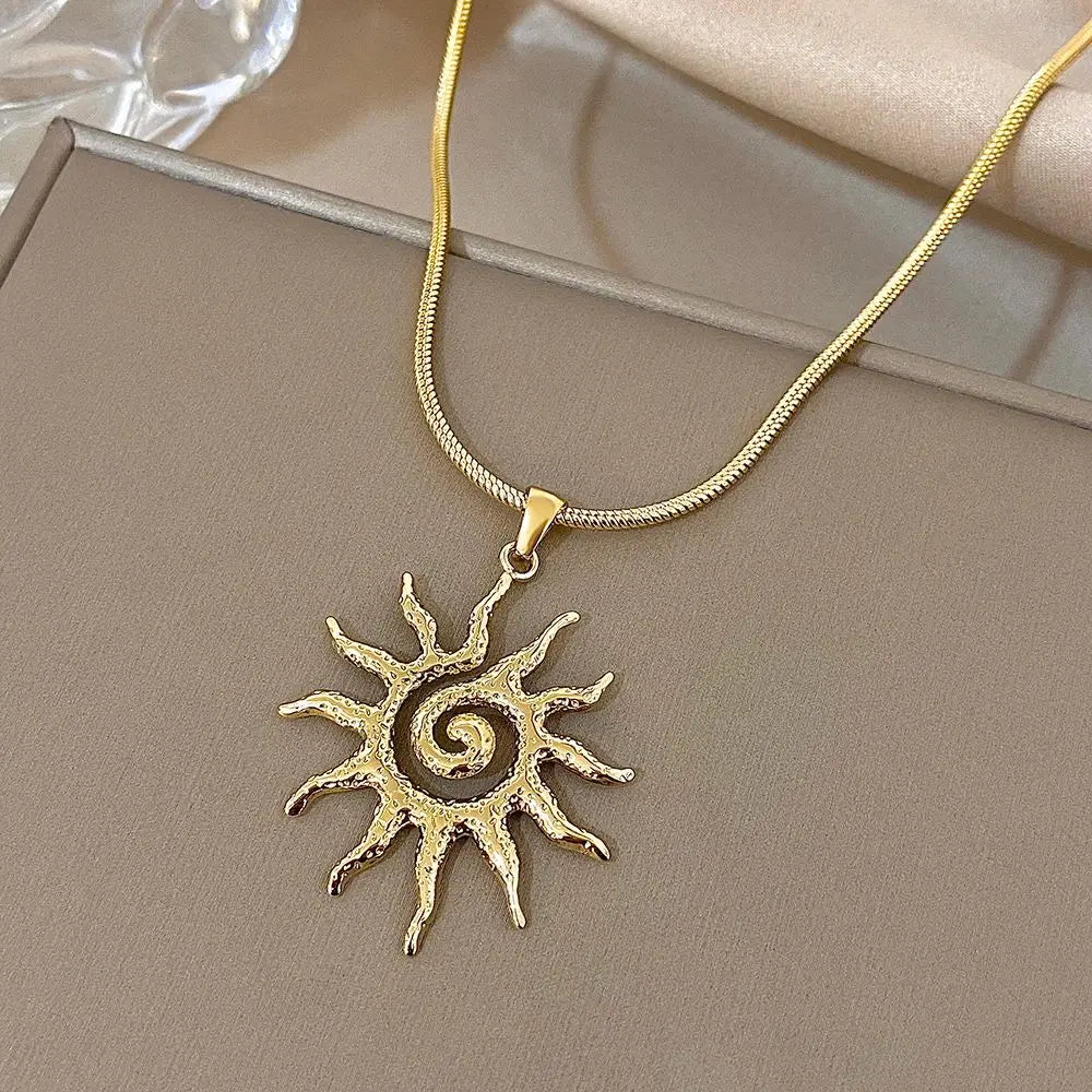 Colar Solar Dourado