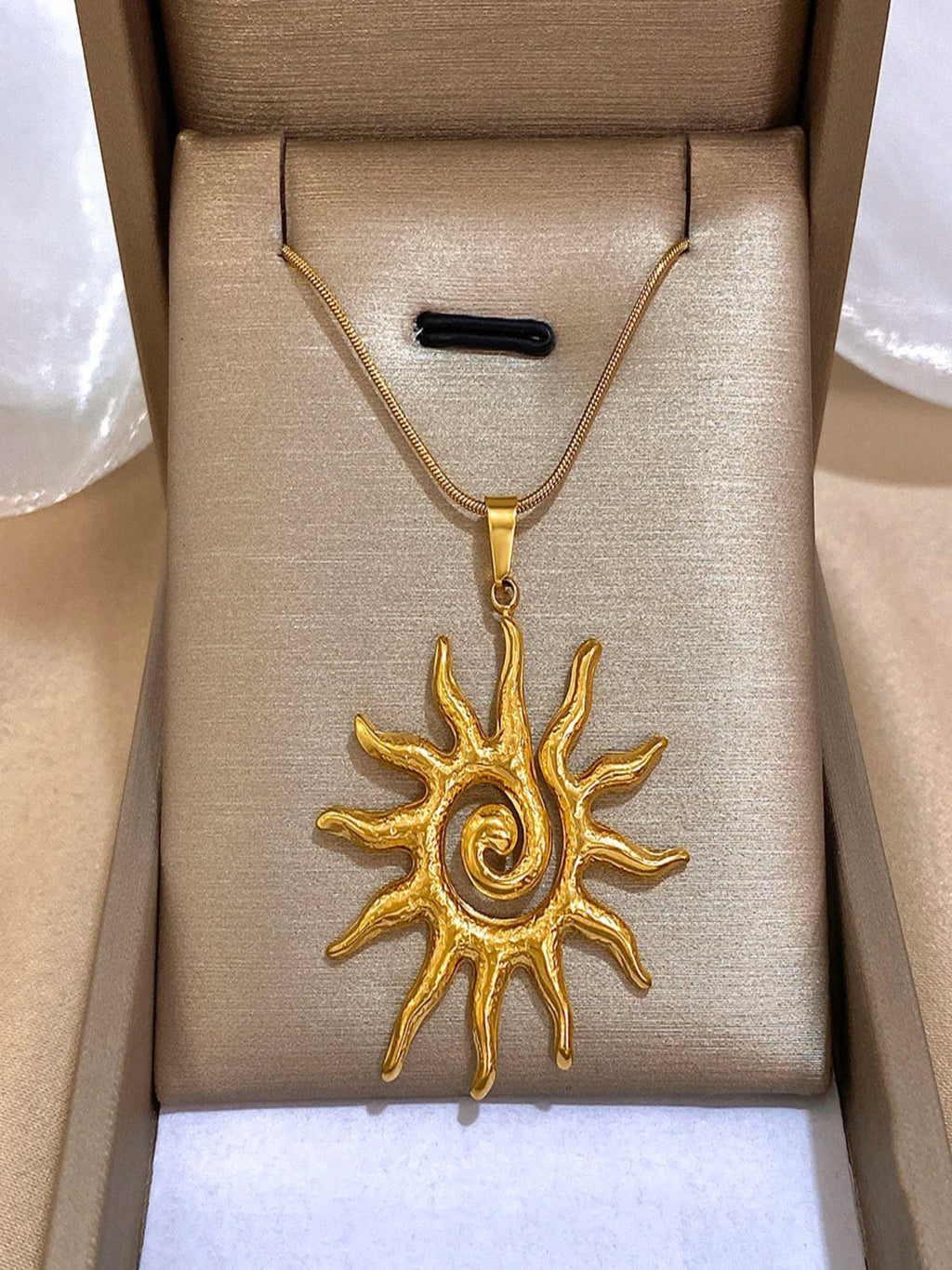 Colar Solar Dourado