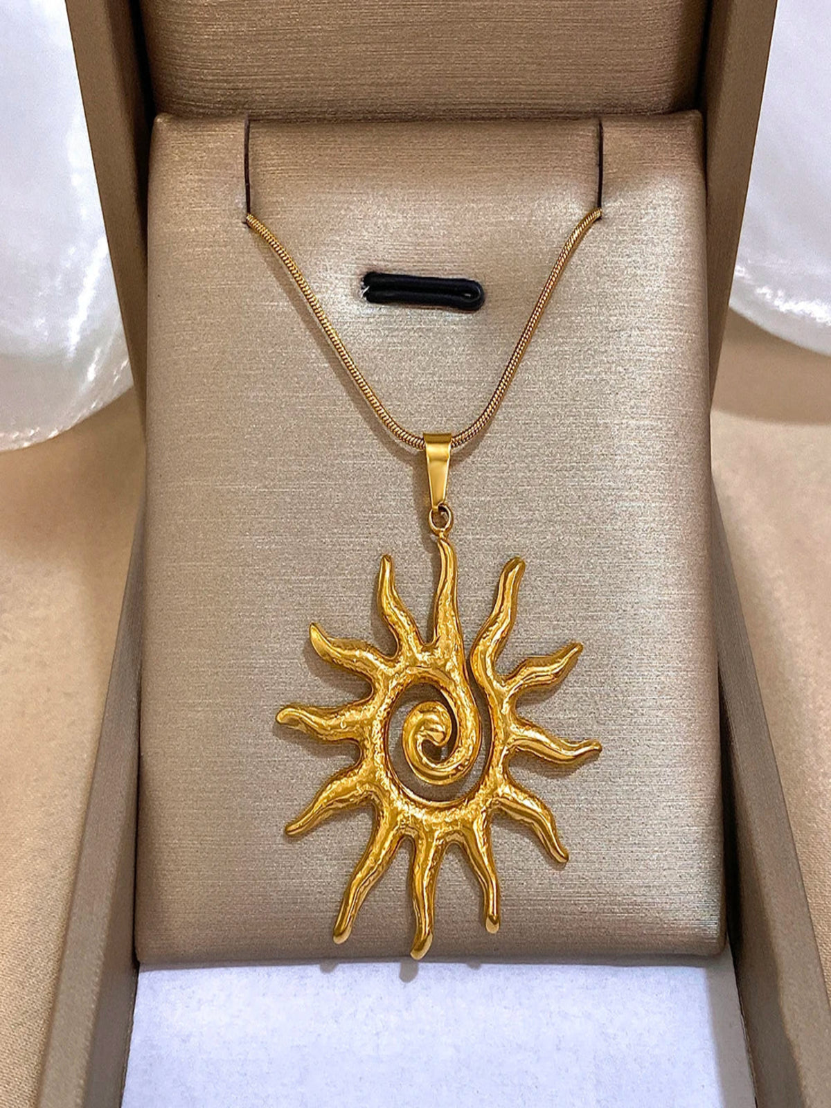 Colar Solar Dourado