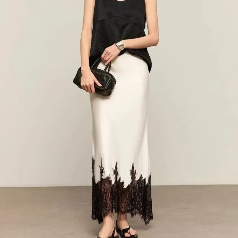 Saia Midi Encanto Renda