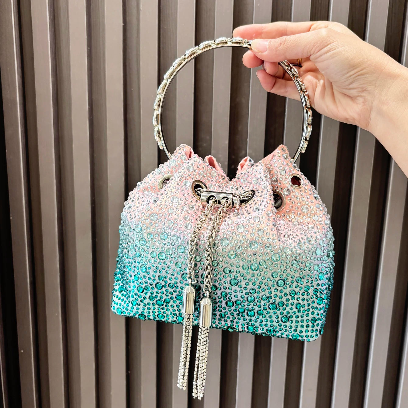✨ Bolsa Lumière – Porque o Seu Brilho Merece Protagonismo