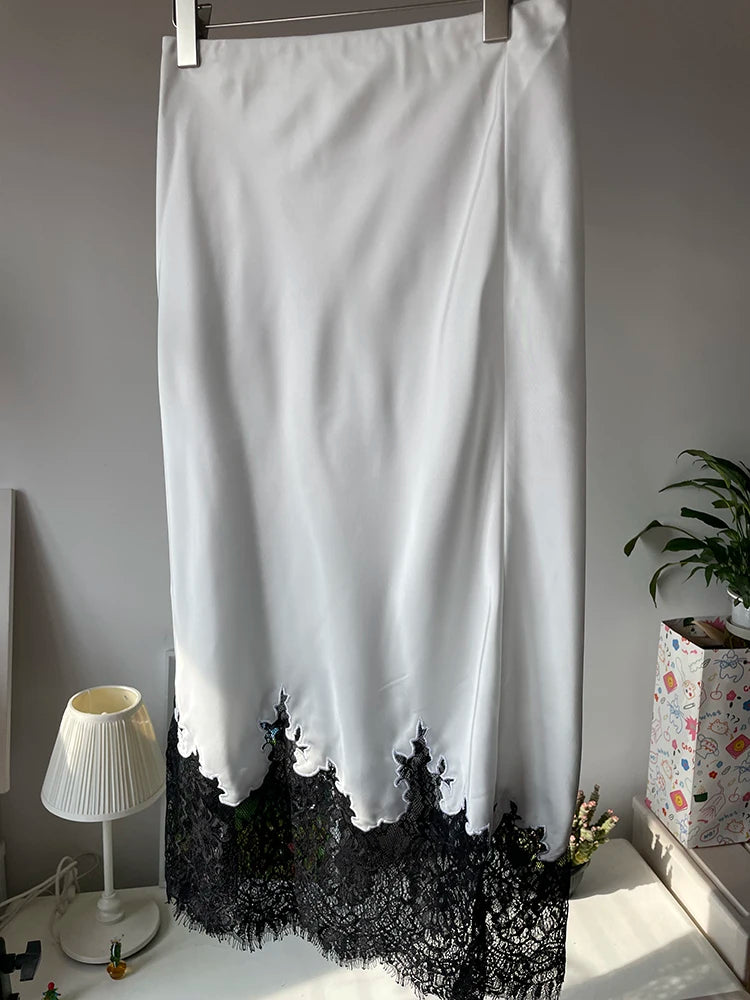Saia Midi Encanto Renda