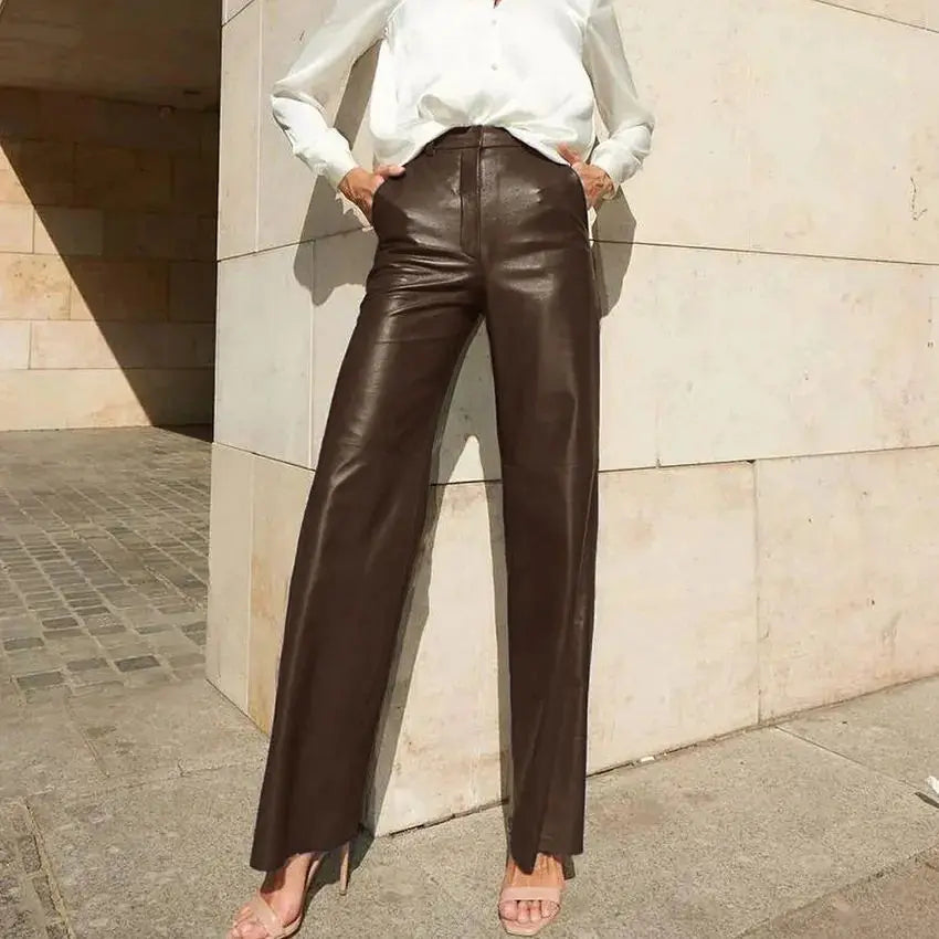 Calça Couro Chic Rio – Elegância e atitude em uma só peça